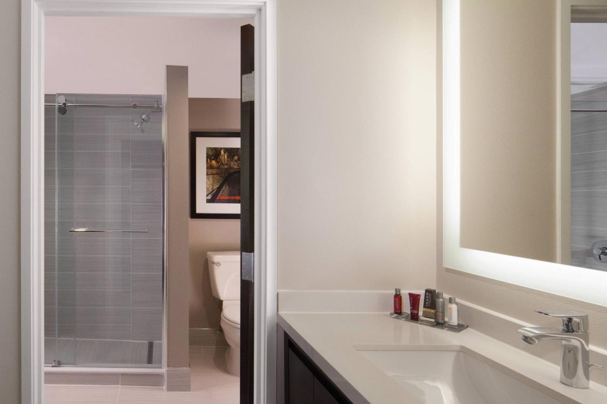 Dallas Marriott Suites Medical/Market Center Екстер'єр фото